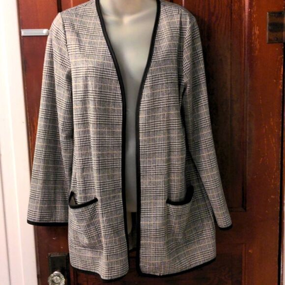 Max Studio Jackets & Blazers - Max Studio Black + White Plaid Swing Coat Sz M